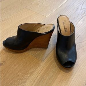 Splendid Wedge Mules